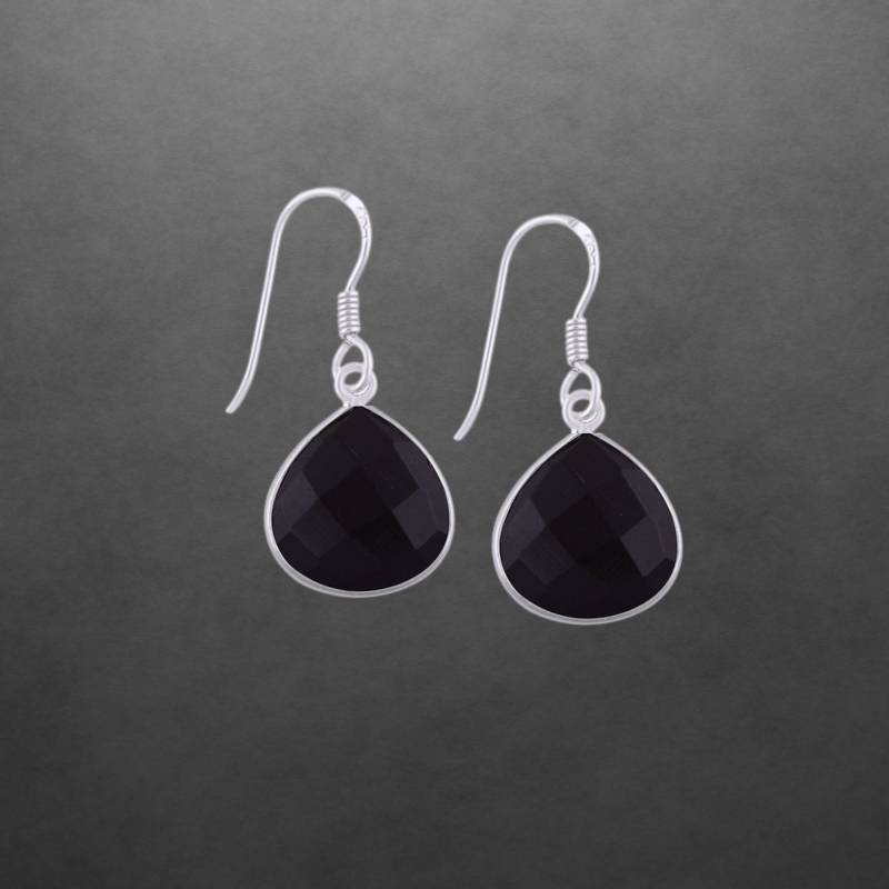 Schwarzer Onyx Ohrringe 925 Sterling Silber Facettierte Steine in Tropfenform von ShivasSilver