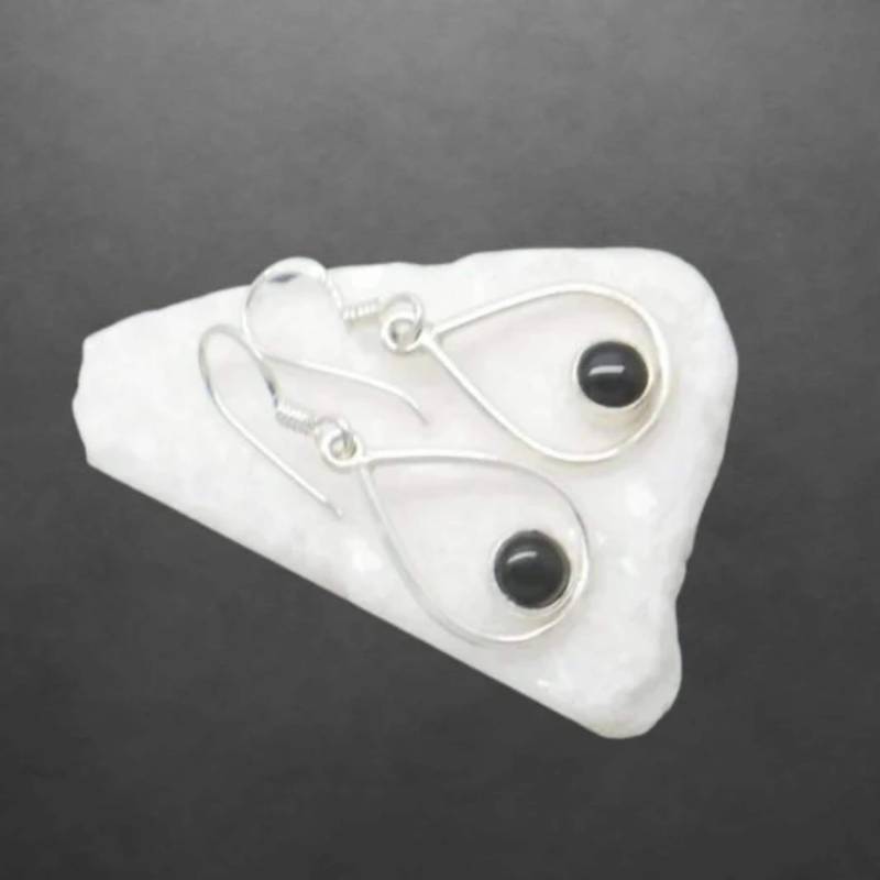 Schwarzer Onyx Ohrringe 925 Sterling Silber Zierlich Cabochon Modernes Design Schwarzer Onyx Ohrringe 925 Sterling Silber Zierlich Cabochon Modernes Design von ShivasSilver