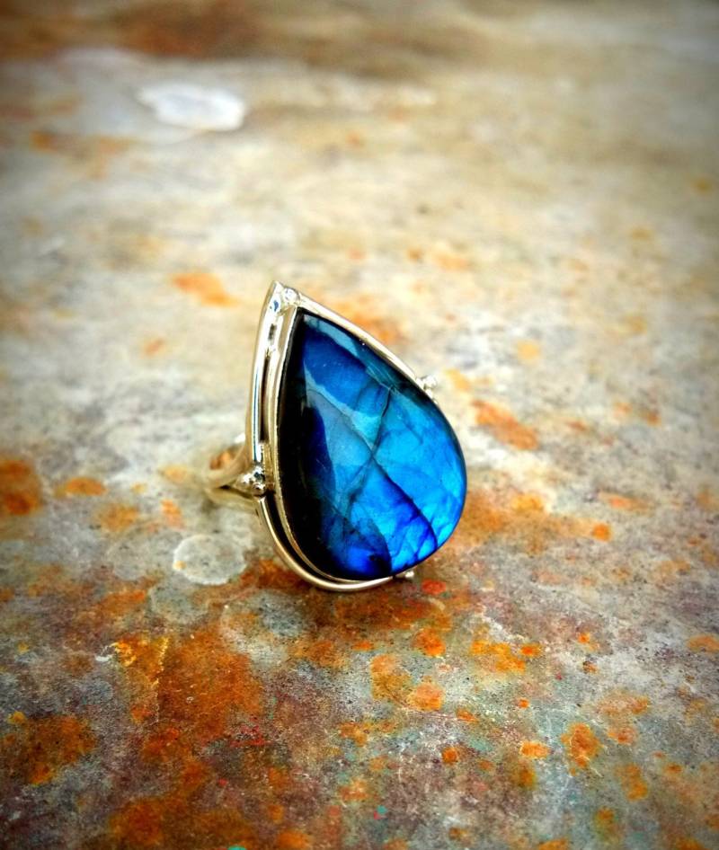 Labradorit Ring, 92, 5% Sterling Silber Blue Fire Stein Zierliche Anweisung Natürlicher Schmuck, Artisan Labradorit Ring, 92, 5% Sterling Silber Blue Fire Stein Zierliche Anweisung Natürlicher Schmuck, Artisan von Shivshankarbhole