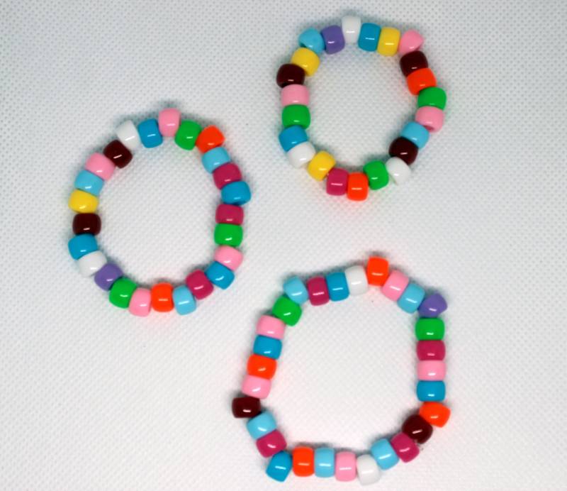 Perlen Stretch Armband. Mehrfarbige Pony Perlen. Mädchen Geschenk. Drei Wariationen Lang Und Kurz. Schönes Handgefertigt. Geschenk Für von ShlomitJewelry