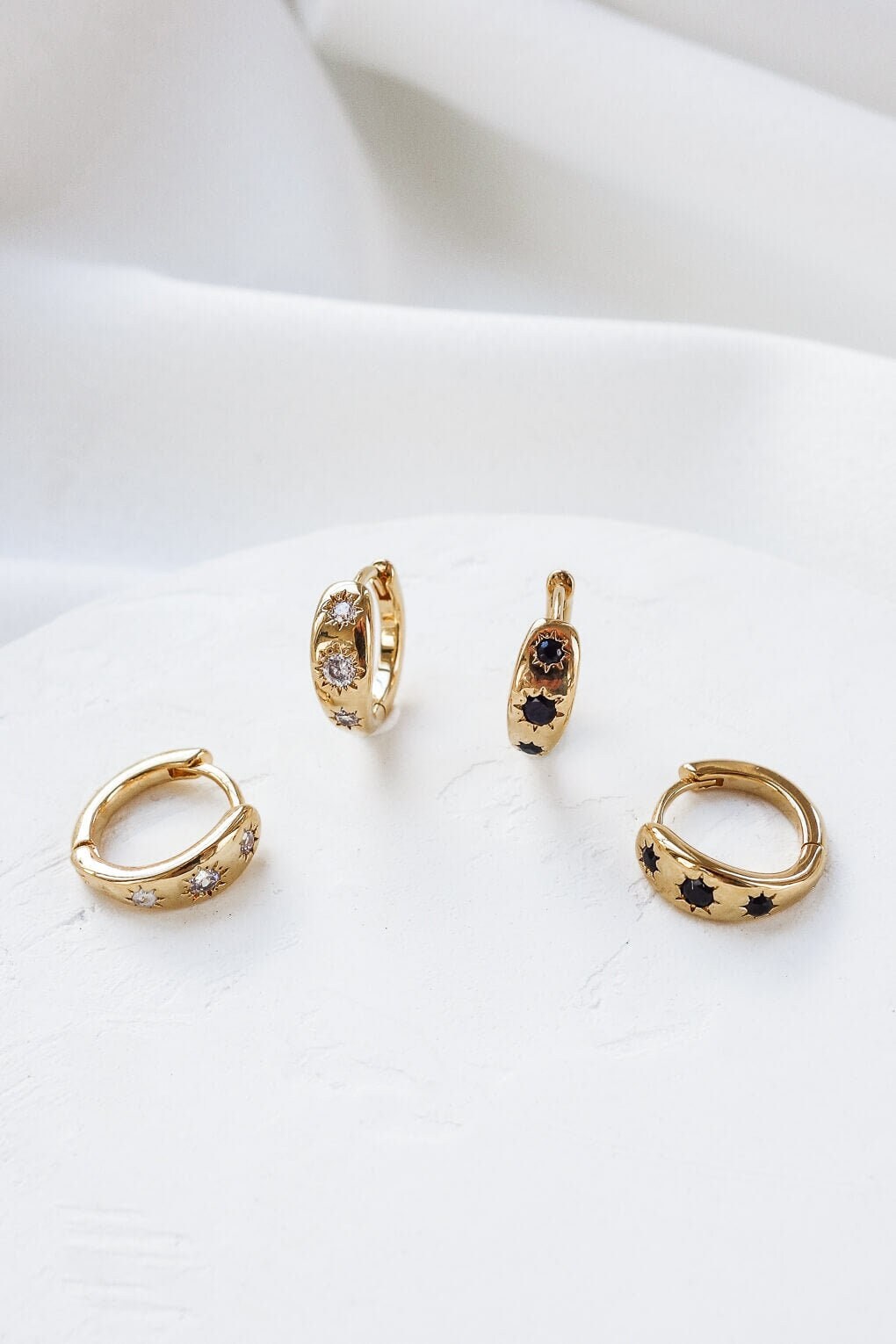 Allure Ohrringe, Multi-Stones Creolen, Sterne Schwarz Und Kristall Zirkonia Ohrringe von ShlomitOfir