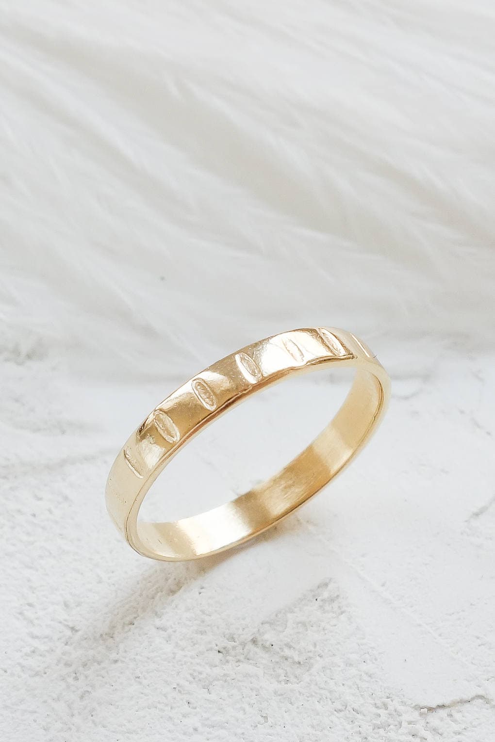 Gelbgold Ring 5mm, Ring, Ehering Graviert, Strukturierte Gold, Dünner Gold von ShlomitOfir