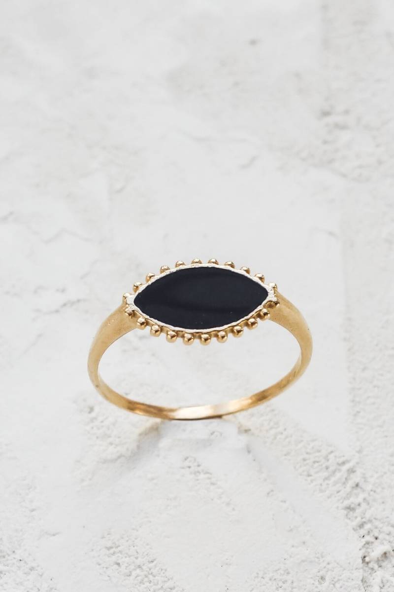 Nia Ring, Zarter Fächer Gold Naturstein Boho Emaille von ShlomitOfir