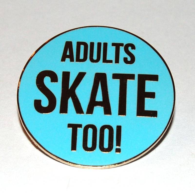 Erwachsene Skate Too Emaille Anstecknadel von ShmollThoughts