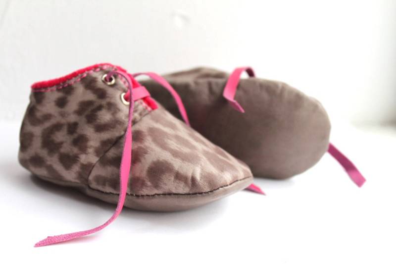 0-3 Monate Hausschuhe Leoparden-Lammfell von ShoesOWO