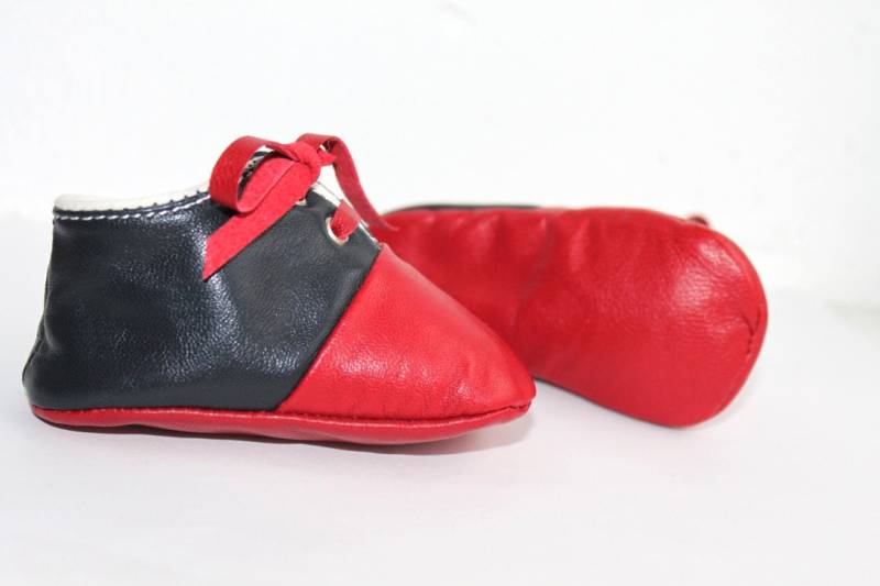 0-3 Monate Hausschuhe Schwarz/Rotes Lammfell von ShoesOWO