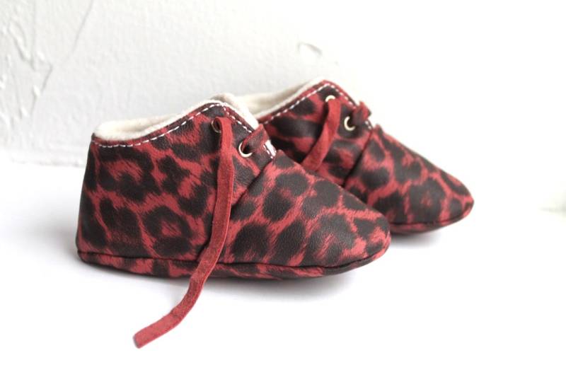 12-18 Monate Baby-Hausschuhe, Lammfell, Leopardenmuster von ShoesOWO