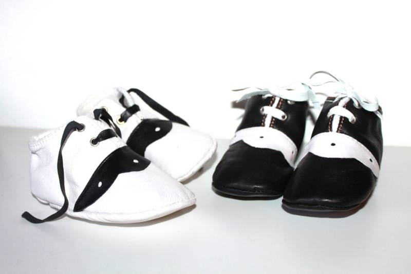 12-18 Monate Babyschuhe/Schuhe Lammfell Schwarz Weiß von ShoesOWO