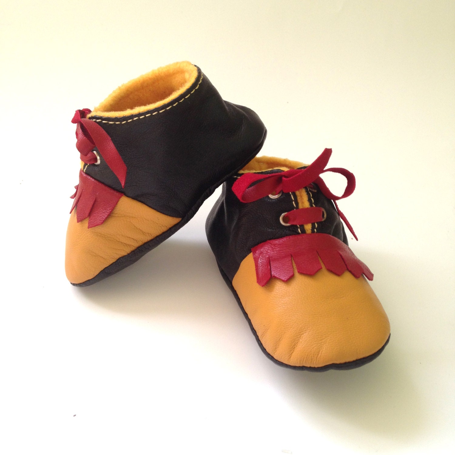 12-18 Monate Hausschuhe/Schuhe Baby Lammfell Rot Schwarz Gelb von ShoesOWO