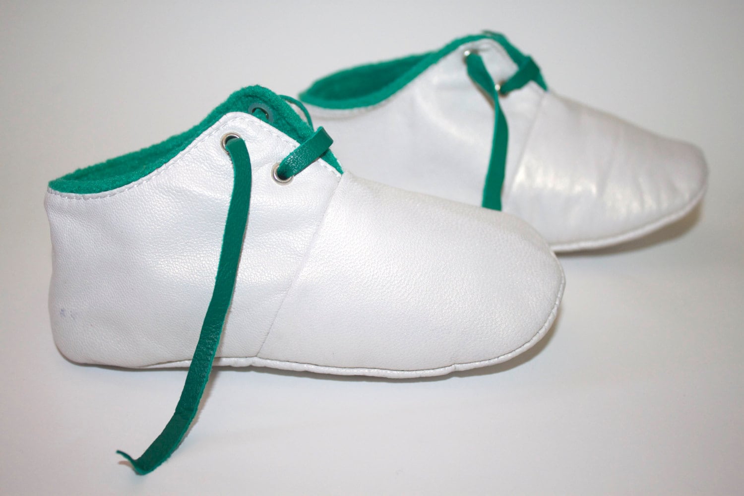 2 - 3 Jahre Baby Hausschuhe/Schuhe Lammfell Weiß Grün von ShoesOWO