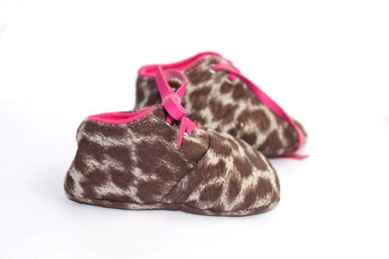 3-6 Monate Baby-Hausschuhe, Lammfell, Schwarzer Leopardenmuster von ShoesOWO