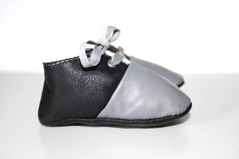 3-6 Monate Hausschuhe/Schuhe Baby Lammfell Grau/Schwarz von ShoesOWO