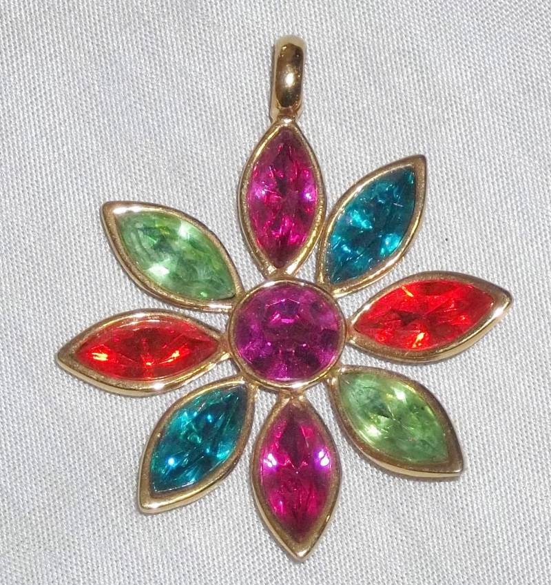 Lot Von 2 Vintage Anhängern Blume Azteken Kreis von ShonnasVintage