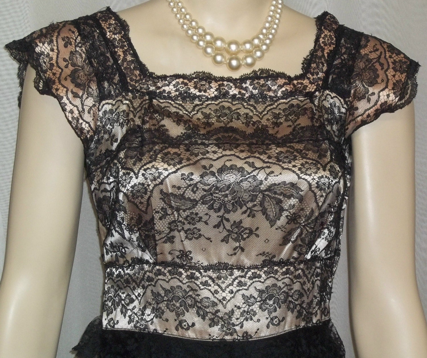 Vintage 1930Er Kalmour Long Gown Satin Spitzenkleid X-Small Pink Schwarz von ShonnasVintage