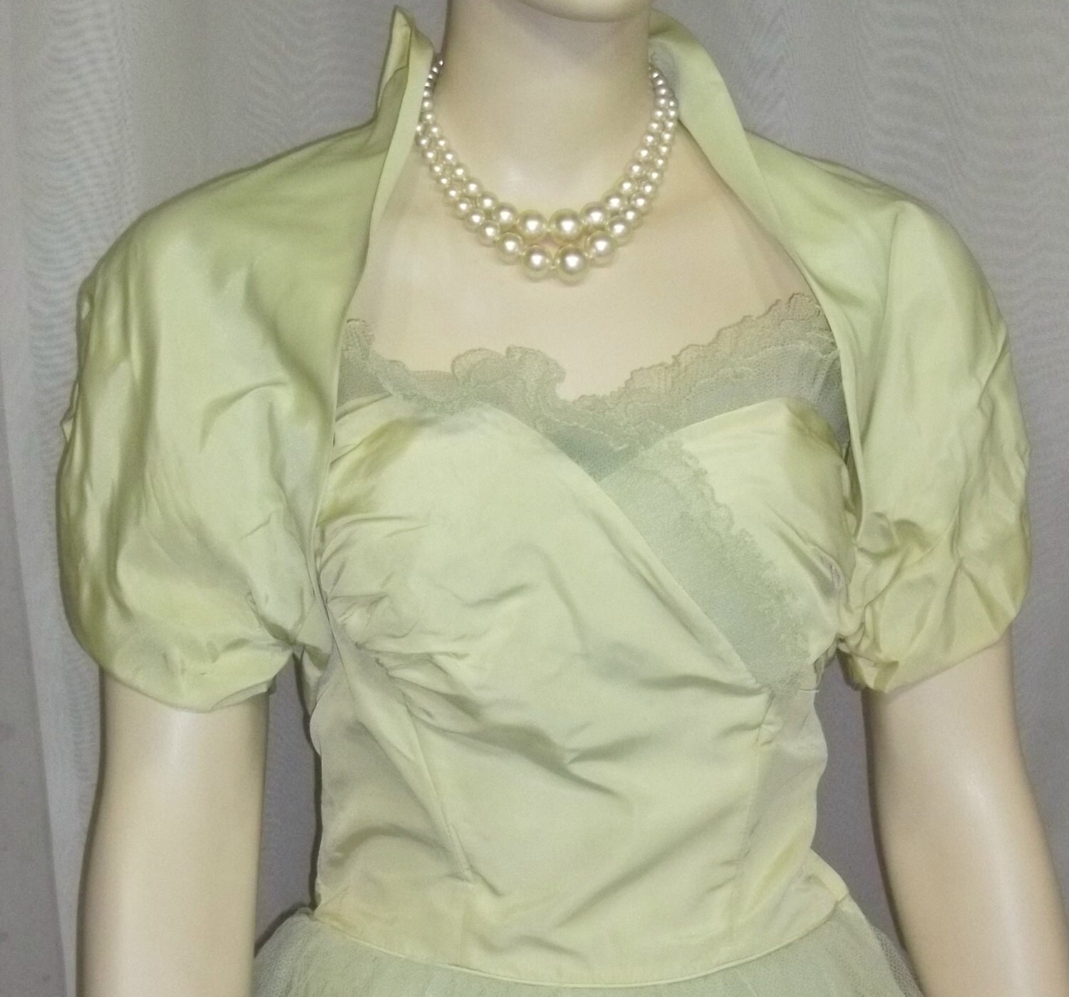 Vintage 1950Er Tüll Spitze Trägerlose Bombshell Prom Party Kleid Grün Bolero 50Er Jahre Full Circle Rock Klein von ShonnasVintage