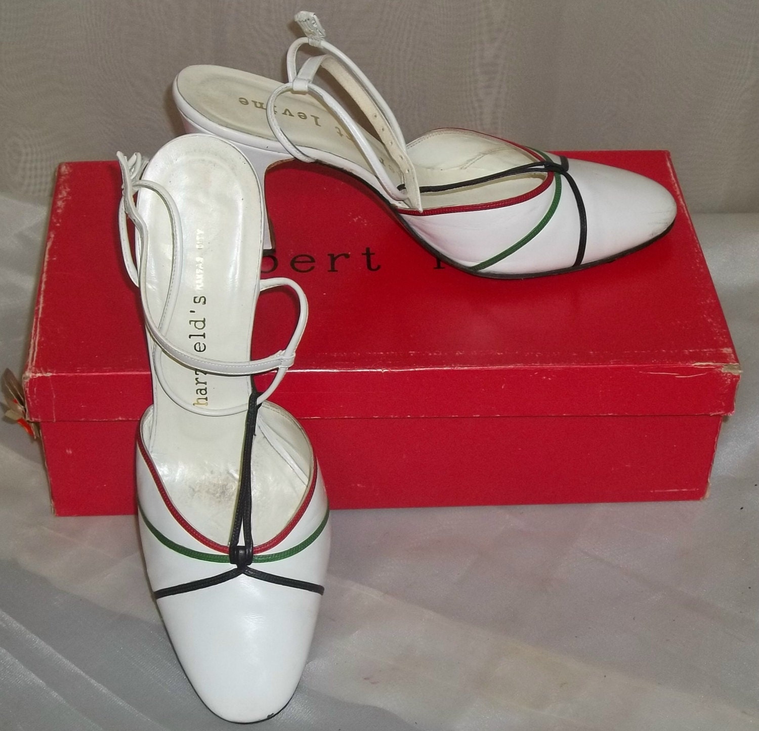 Vintage 1960Er Herbert Levine Leder Schuhe Pumps 7 M Mit Box von ShonnasVintage