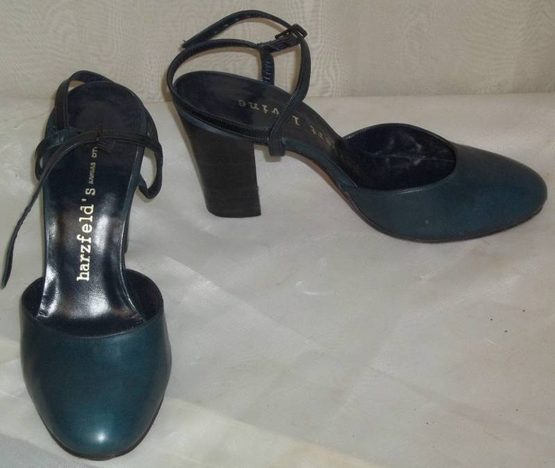 Vintage 1960Er Herbert Levine Leder Slingback Absatz Schuhe Pumps 7 M von ShonnasVintage