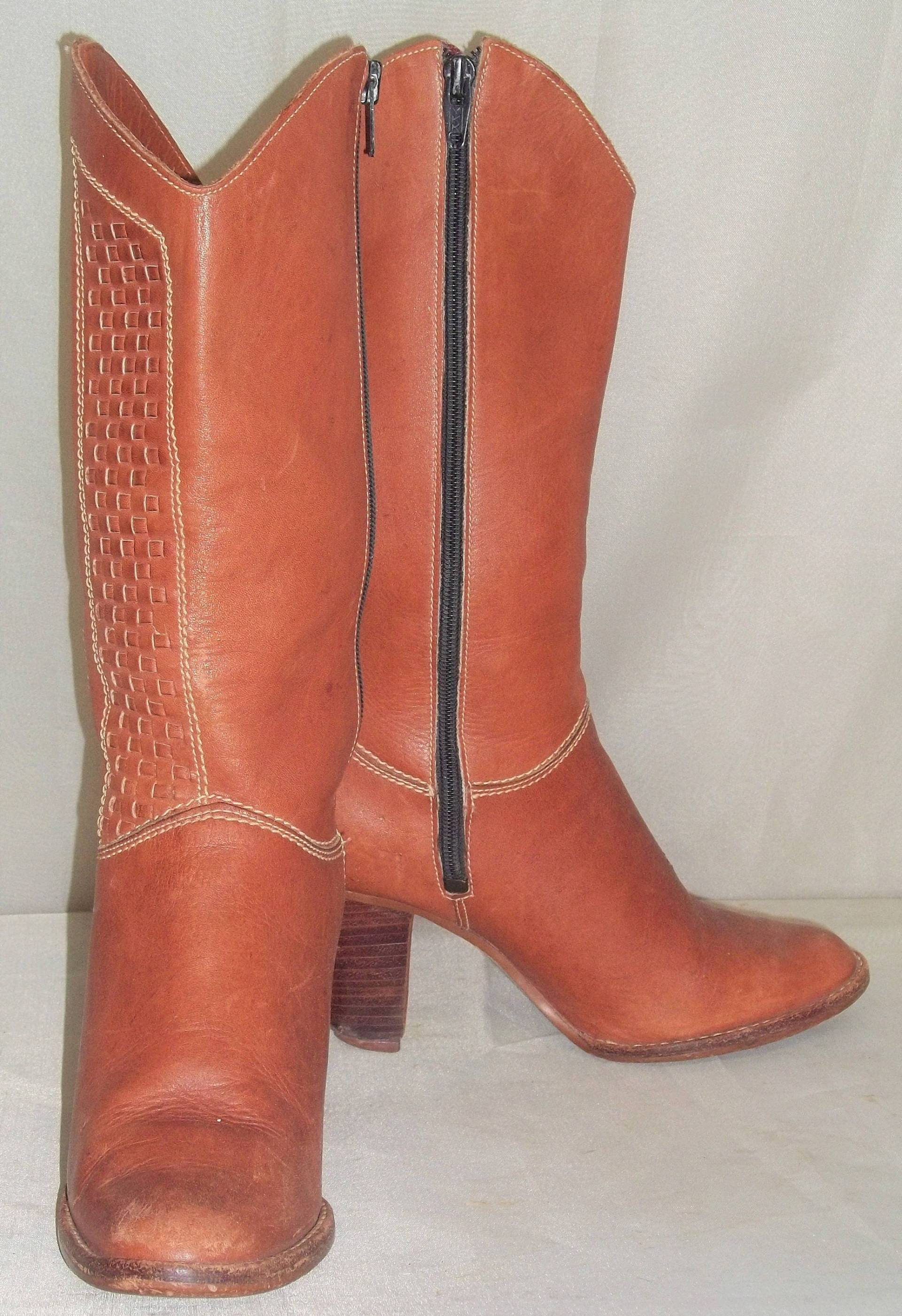 Vintage 1970Er Neun/9 West Gestapelte Ferse Boho Damen Lederstiefel 5 1/2B von ShonnasVintage