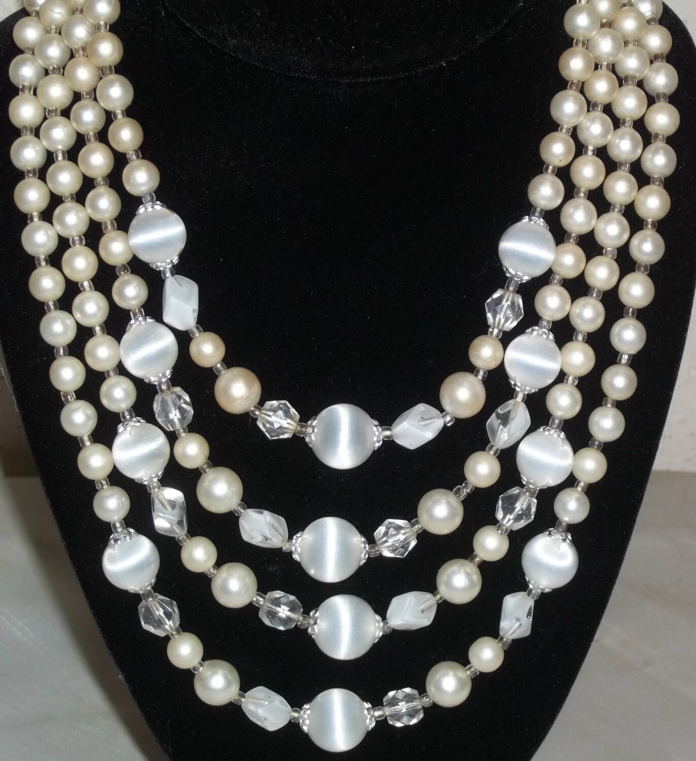 Vintage 4 Strang Perlen Halskette Stein Kunstperlen von ShonnasVintage