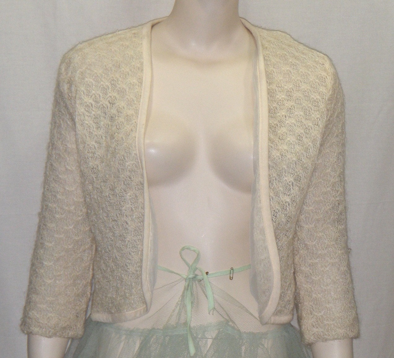 Vintage 50Er Jahre Gentex Filigran Filigran Gestrickter Wollpullover Gr. 34 Kleine Strickjacke von ShonnasVintage