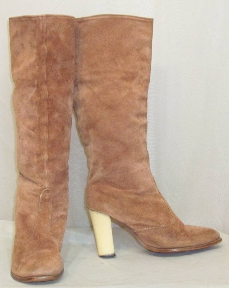Vintage Boho Wildleder Kniehohe Mode Stiefel Damen 7 M von ShonnasVintage