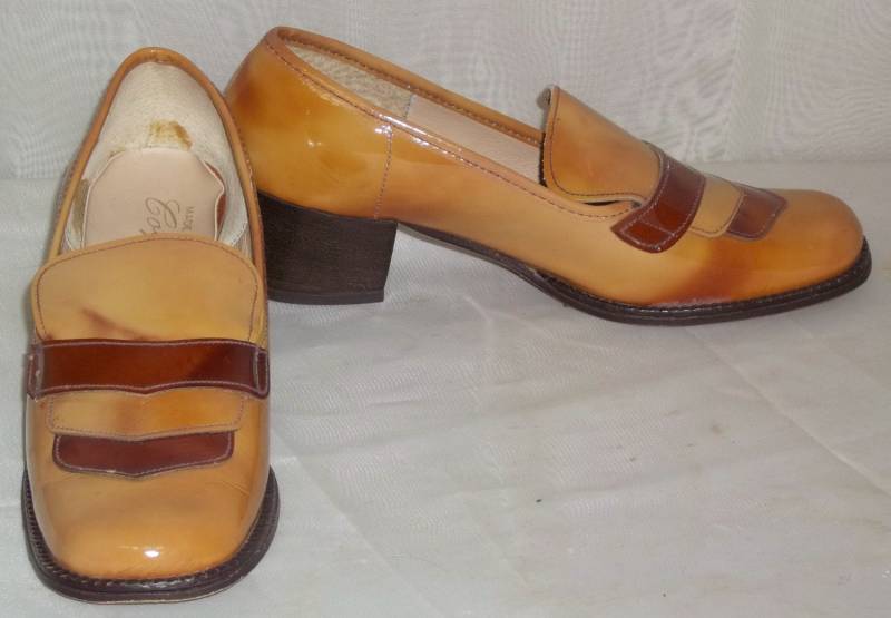 Vintage Coquette Loafers Lackleder Schuhe Pumps 5 1/2 von ShonnasVintage