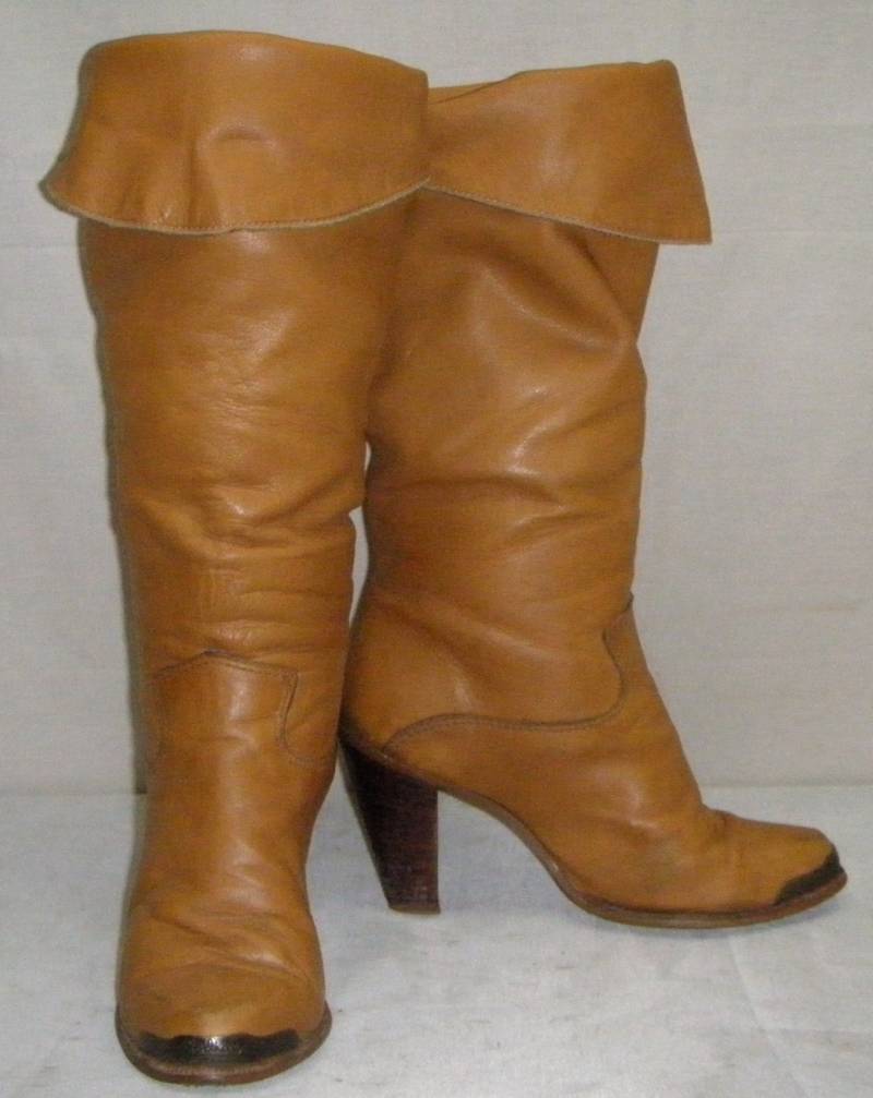 Vintage Damen Sternzeichen Boho Piratin Manschette Leder Hohe Stiefel Größe 6 1/2 M von ShonnasVintage