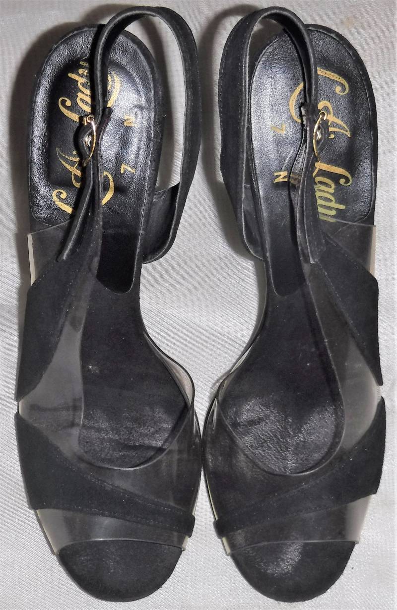 Vintage L.a. Lady Klar Und Schwarz Samt Peep Toe Sling Back Pumps Slides 7N Damen Sandalen von ShonnasVintage