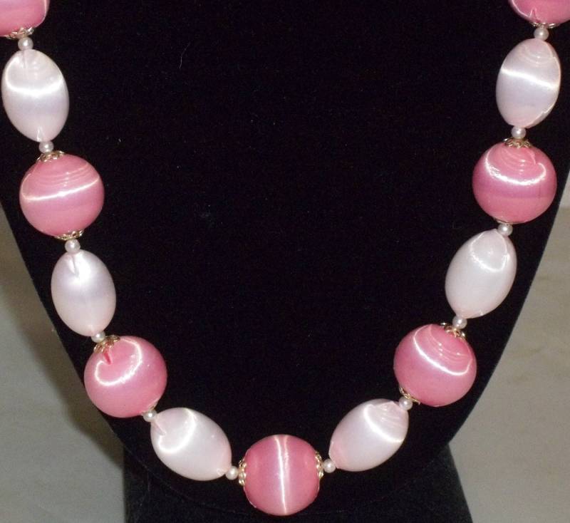 Vintage Pink Bold Perlen Halskette Japan Glänzend von ShonnasVintage