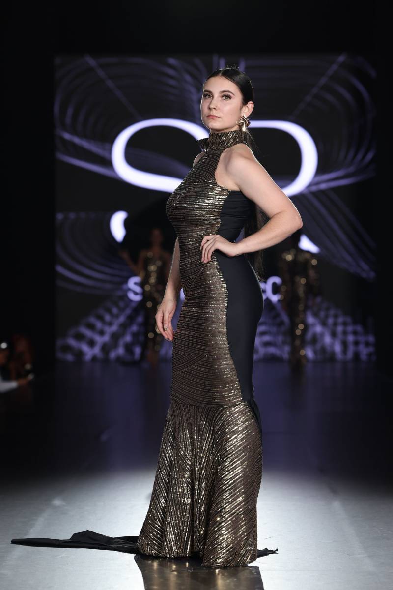 Schwarz Und Gold Paillettenkleid Schwarz Und Gold Paillettenkleid von ShontayRacquelShop