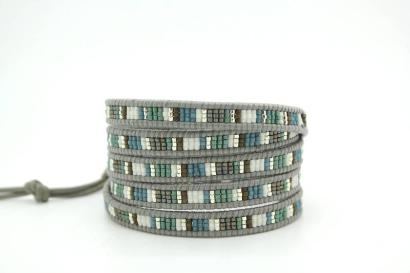 Rocailles Perlen Mix Wickelarmband Auf Kokos-Leder Rocailles Perlen Mix Wickelarmband Auf Kokos-Leder von Shop308