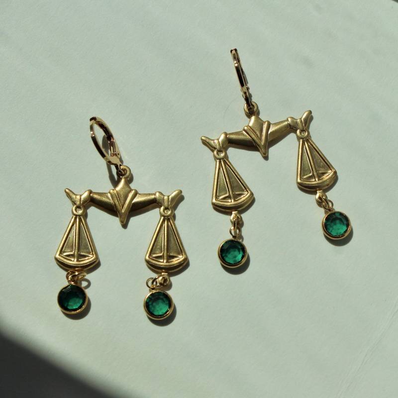 Waage Vintage Anhänger Ohrringe - Mit Smaragd Grün Kristall Tropfen Ohrhänger von ShopAllyJewelry