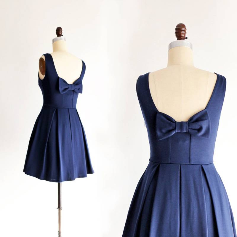Januar | Retro Vintage Inspiriert Kurze Marine Blau Partykleid Mit Schleife. Brautjungfer Kleid Taschen Und Schleife von ShopApricity