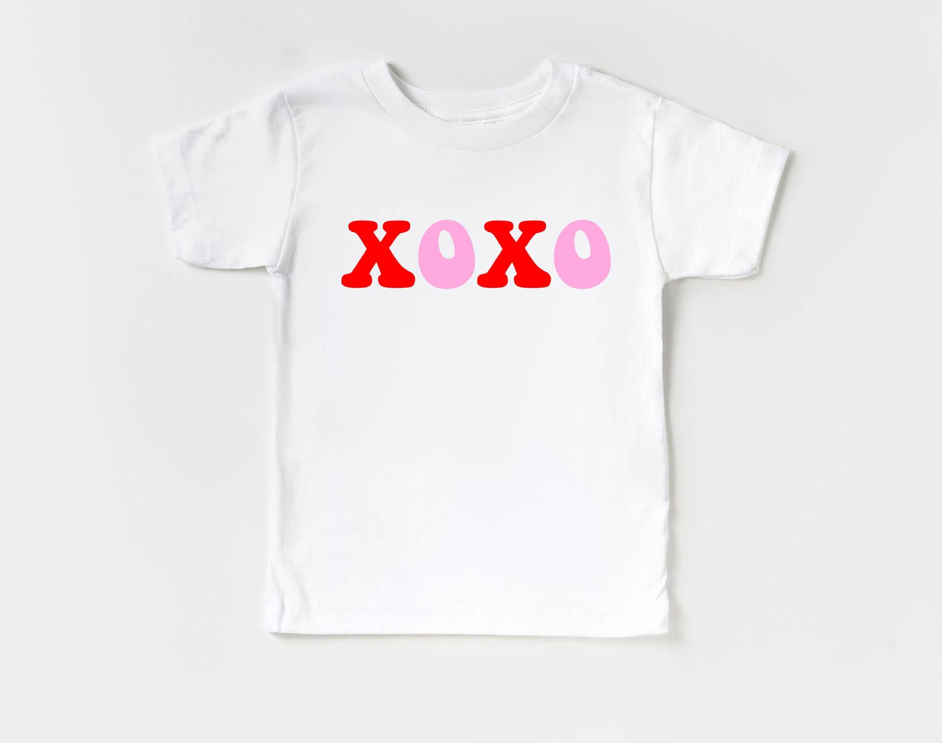 xoxo Retro Kleinkind Valentinstag Shirt, Vintage Text, Baby Kinder Liebe, Herzen, V-Day, Rosa Und Rot von ShopBeauandBelle