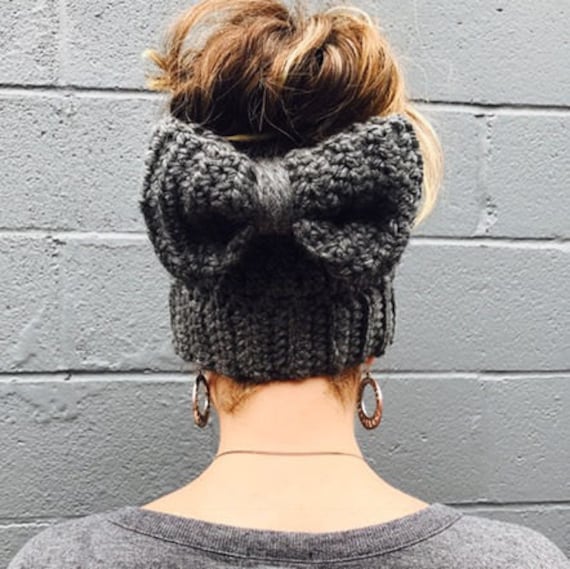 Messy Bun Bow Beanie Messy Bun Bow Beanie von ShopCozyKnots