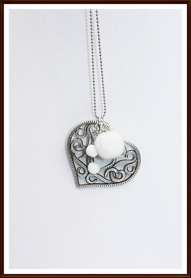 Kugelkette Lang Anhänger Herz Weiß Modeschmuck von ShopDanysDesign