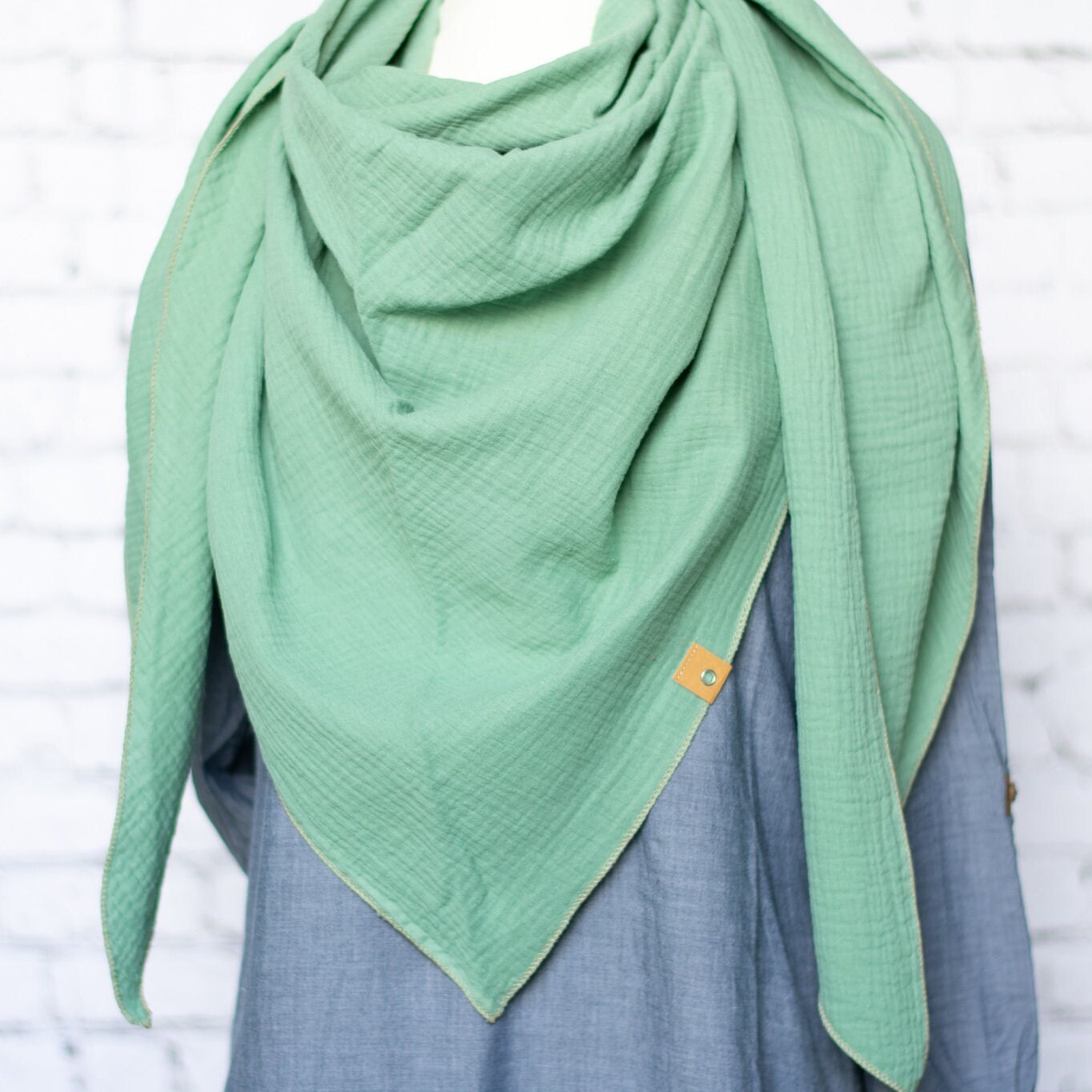 xxl Damen Dreieckstuch Aus Musselin, Eucalyptus // Schal Halstuch Pucktuch Fürs Baby Reine Baumwolle von ShopEmmABags