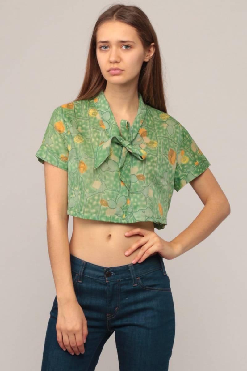 Floral Bluse Retro Shirt 70Er Jahre Crop Top Boho Ascot Kurzarm Krawatte Hipster Cropped Grün Small Medium von ShopExile