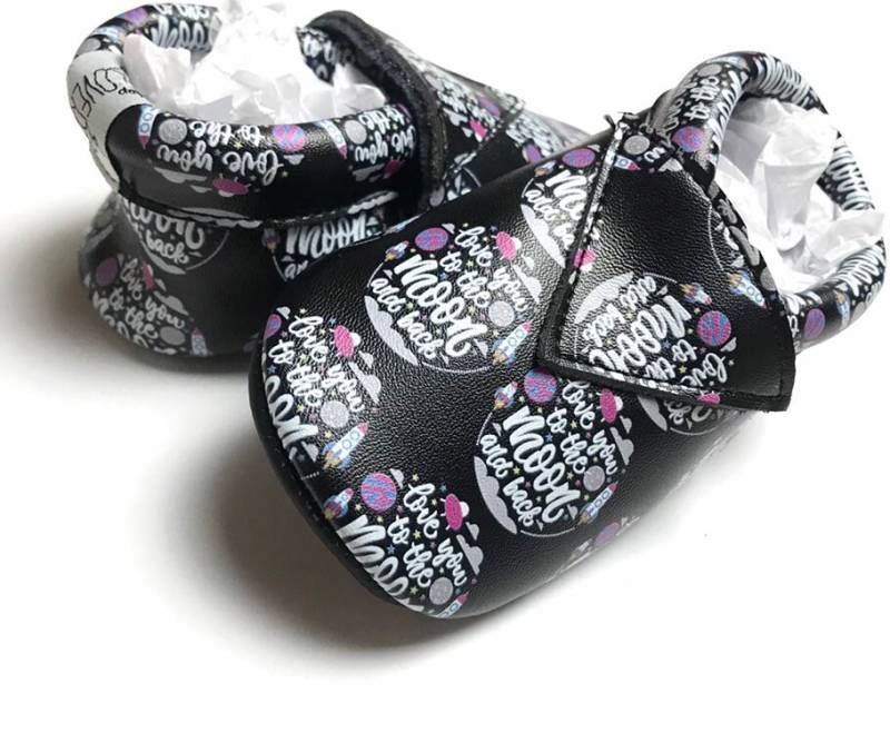 Love You To The Moon Und Rücken Baby Kleinkind Fransenloses Leder Mokassins von ShopGloverKids