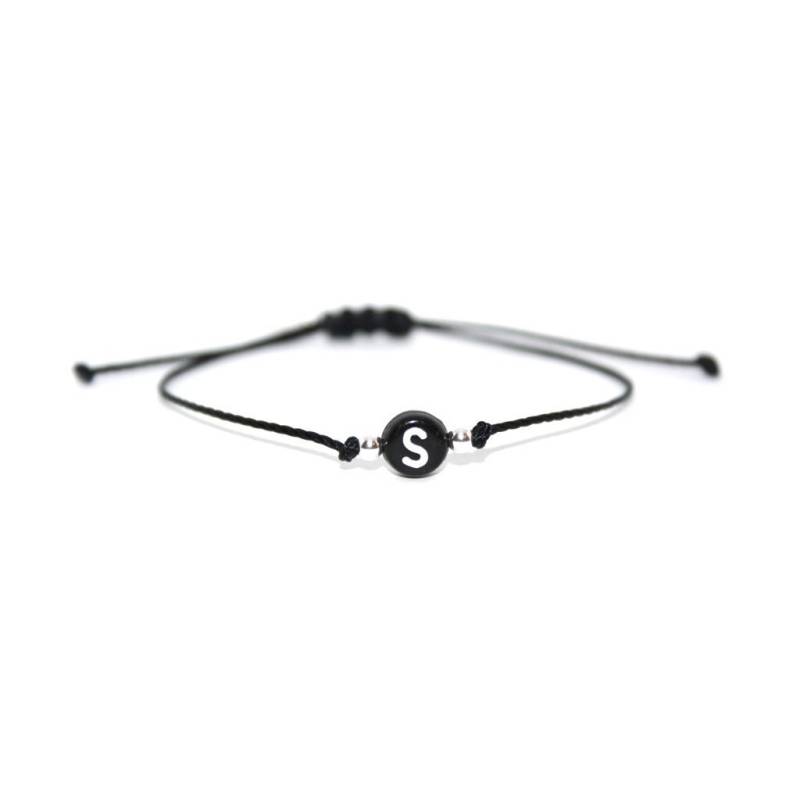 Custom/Schwarzes Buchstaben Perlenarmband | Sterling Silber - Initial Armband, Benutzerdefiniertes Perlenarmband, Individuelles Perlenarmband Custom/Schwarzes Buchstaben Perlenarmband | Sterling Silber - Initial Armband, Benutzerdefiniertes Perlenarmband, Individuelles Perlenarmband von ShopGuyBlanco