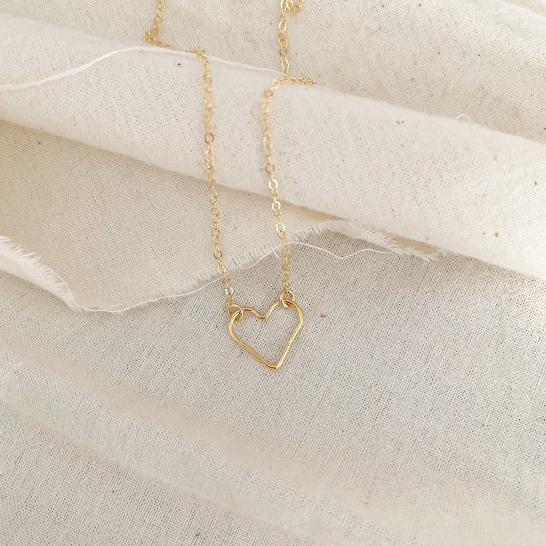 Offene Herz Halskette | 14K Gold Filled, Sterling Silber - Halskette, Charm Anhänger Liebe Valentinstag Geschenk Offene Herz Halskette | 14K Gold Filled, Sterling Silber - Halskette, Charm Anhänger Liebe Valentinstag Geschenk von ShopGuyBlanco