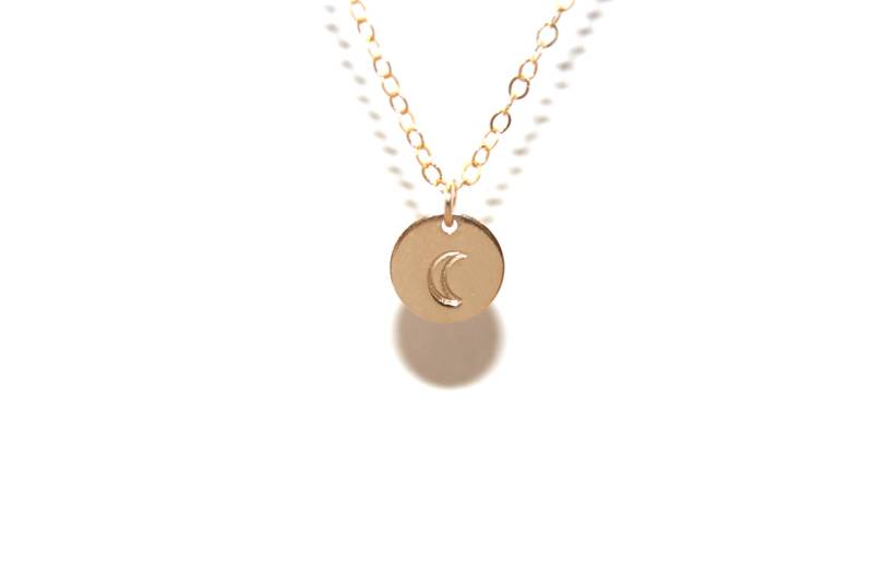The Luna Disc Halskette | 14K Gold Filled, Sterling Silber - Mond Plättchen Halskette, Handgestempelte The Luna Disc Halskette | 14K Gold Filled, Sterling Silber - Mond Plättchen Halskette, Handgestempelte von ShopGuyBlanco