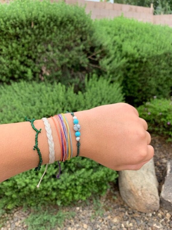 Desert Child - Style Set Handmade By Haven Wasserfest Made By Maddie Seed Bead Boho Armbänder 14K Gold Charms Howlith & Türkis Desert Child - Style Set Handmade By Haven Wasserfest Made By Maddie Seed Bead Boho Armbänder 14K Gold Charms Howlith & Türkis von ShopHandmadeByHaven