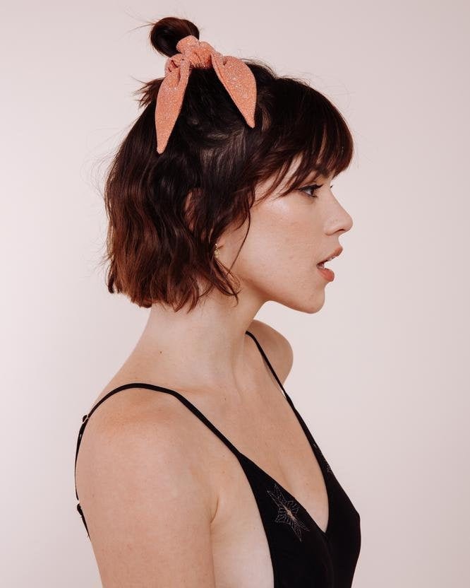 Schimmernde Scrunchie Krawatte - Little Queenie von ShopImWithTheBand