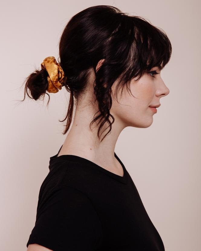 Seide Scrunchie - Kleine Tänzerin Ringelblume von ShopImWithTheBand