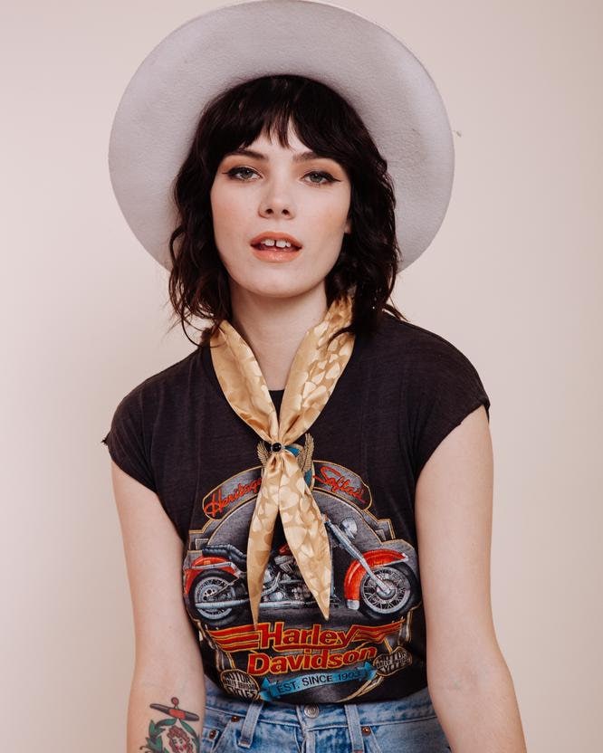 Seidenschal Krawatte - Herzdame Gold von ShopImWithTheBand