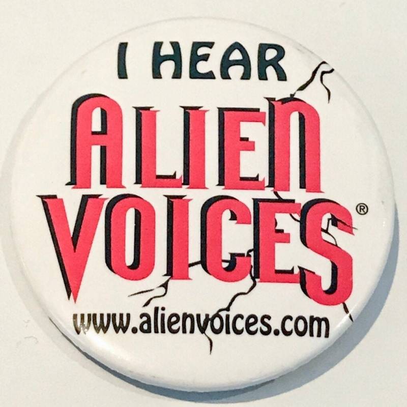"Aus Leonard Nimoy's Personal Collection "Alien Stimmen" Pin-Back Button." von ShopLLAP