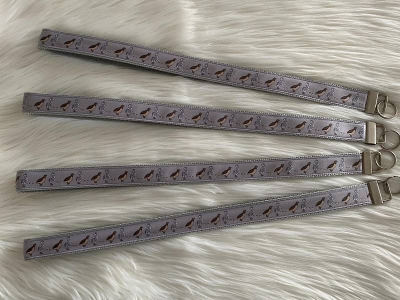 Schlüsselbund Wachtel Wachteln Vögel Anhänger Mit Und Wachteleiern Handmade Handarbeit Schlüsselanhänger Länge Ca. 40 cm X 25 Mm von ShopLeonel