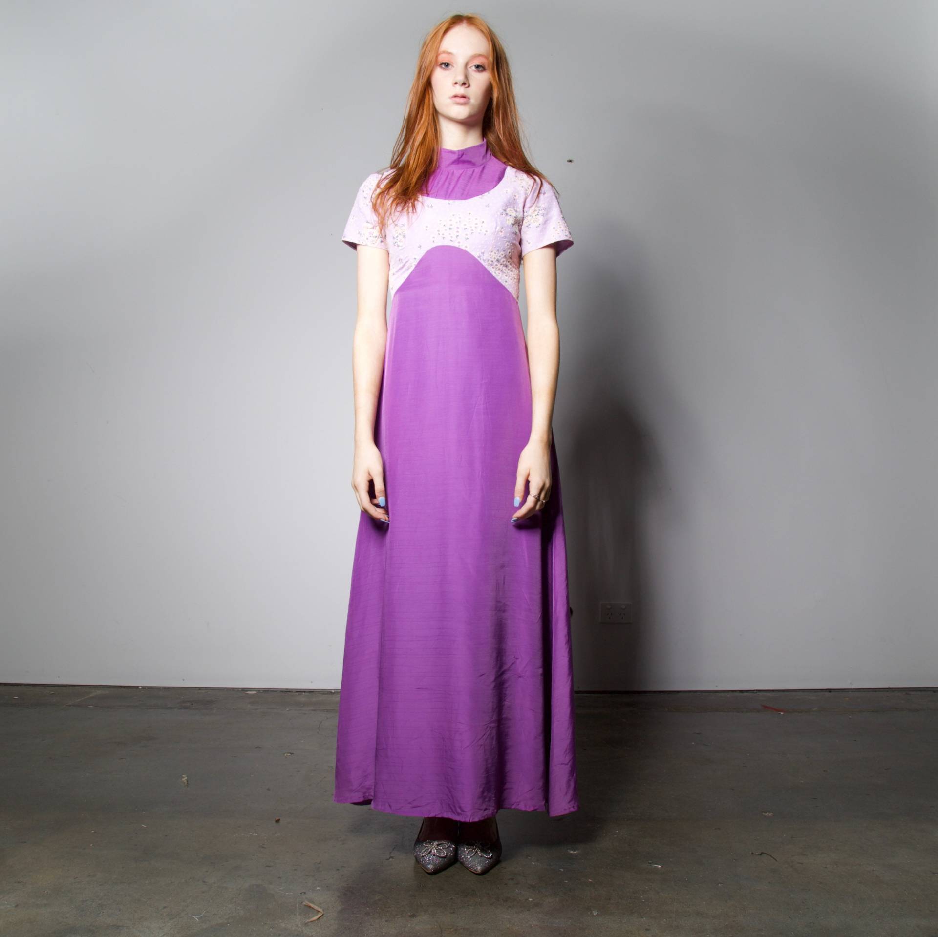 Spätes 60Er Jahre High Neck Seidenkleid von ShopLibertysHeart