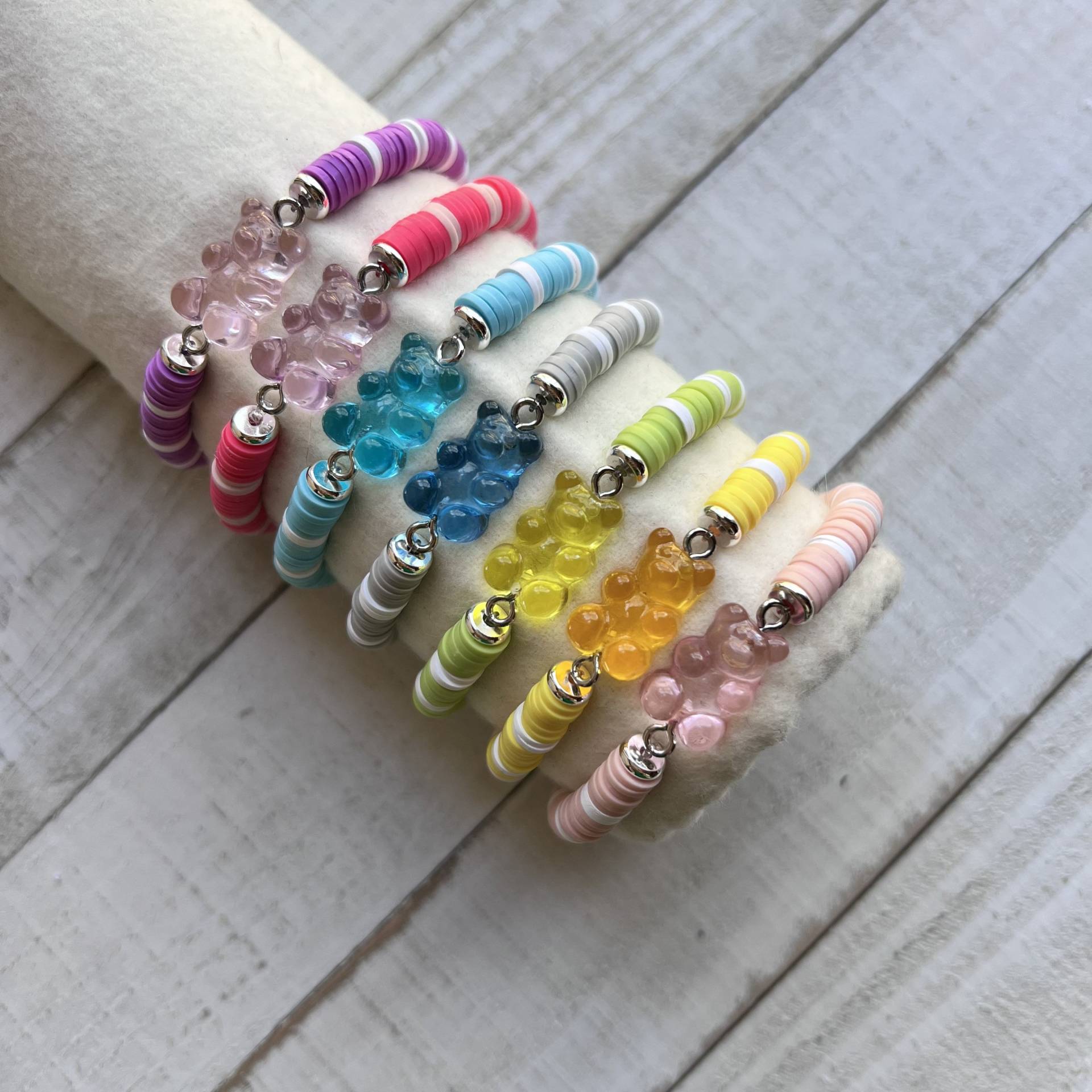 Gummy Bear Stretch Armband|Buntes Heishi Armband Für Kinder|Bunte Gummibärchen Armband|Sommer Spaß von ShopLizDesign